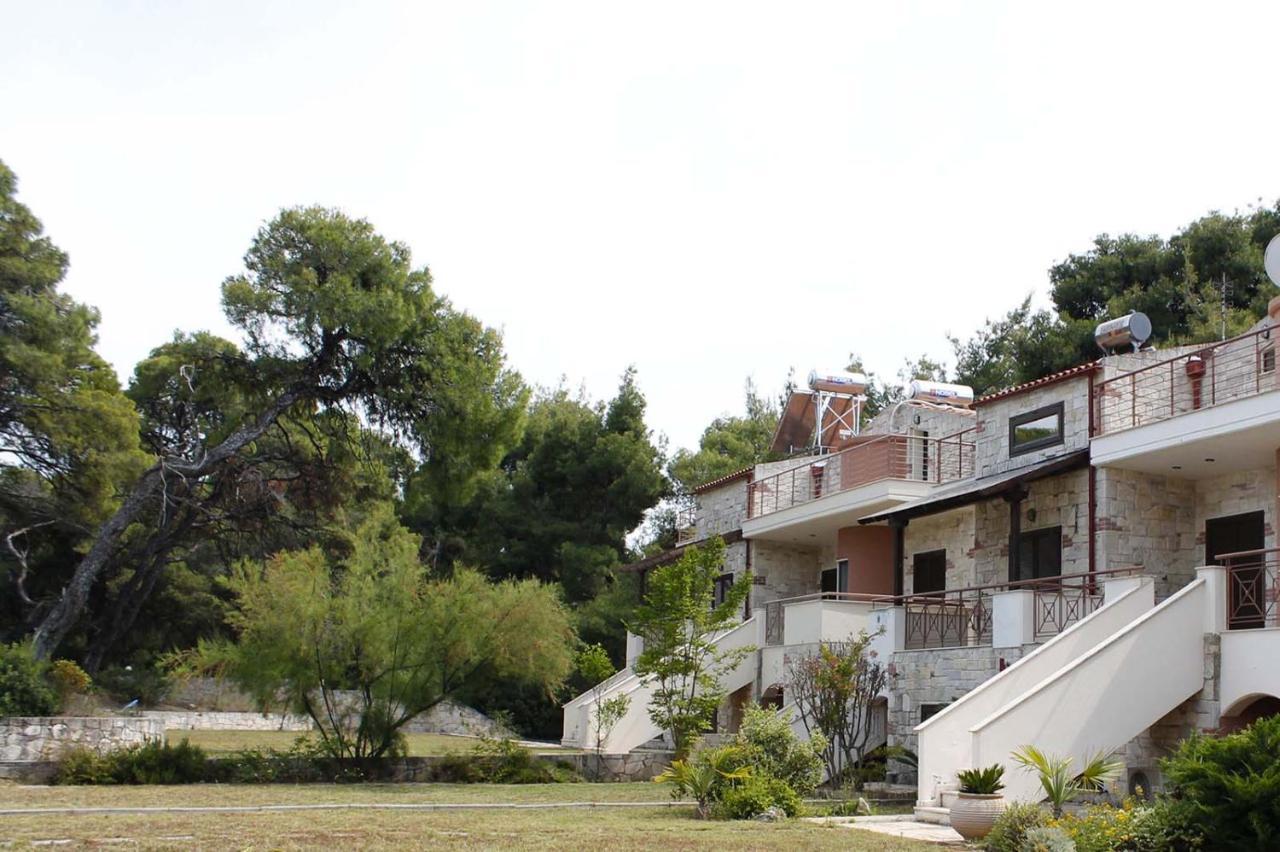 4 Bedroom Villa With Pool And Garden Néa Fókaia Esterno foto