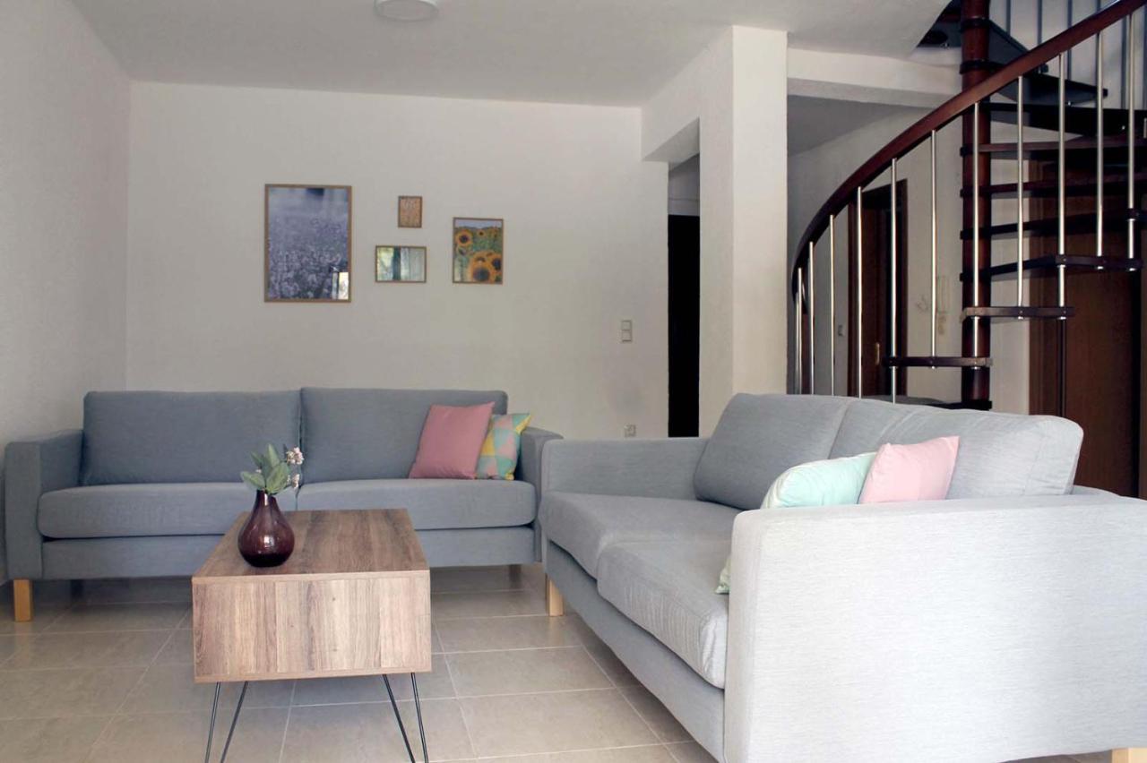 4 Bedroom Villa With Pool And Garden Néa Fókaia Esterno foto