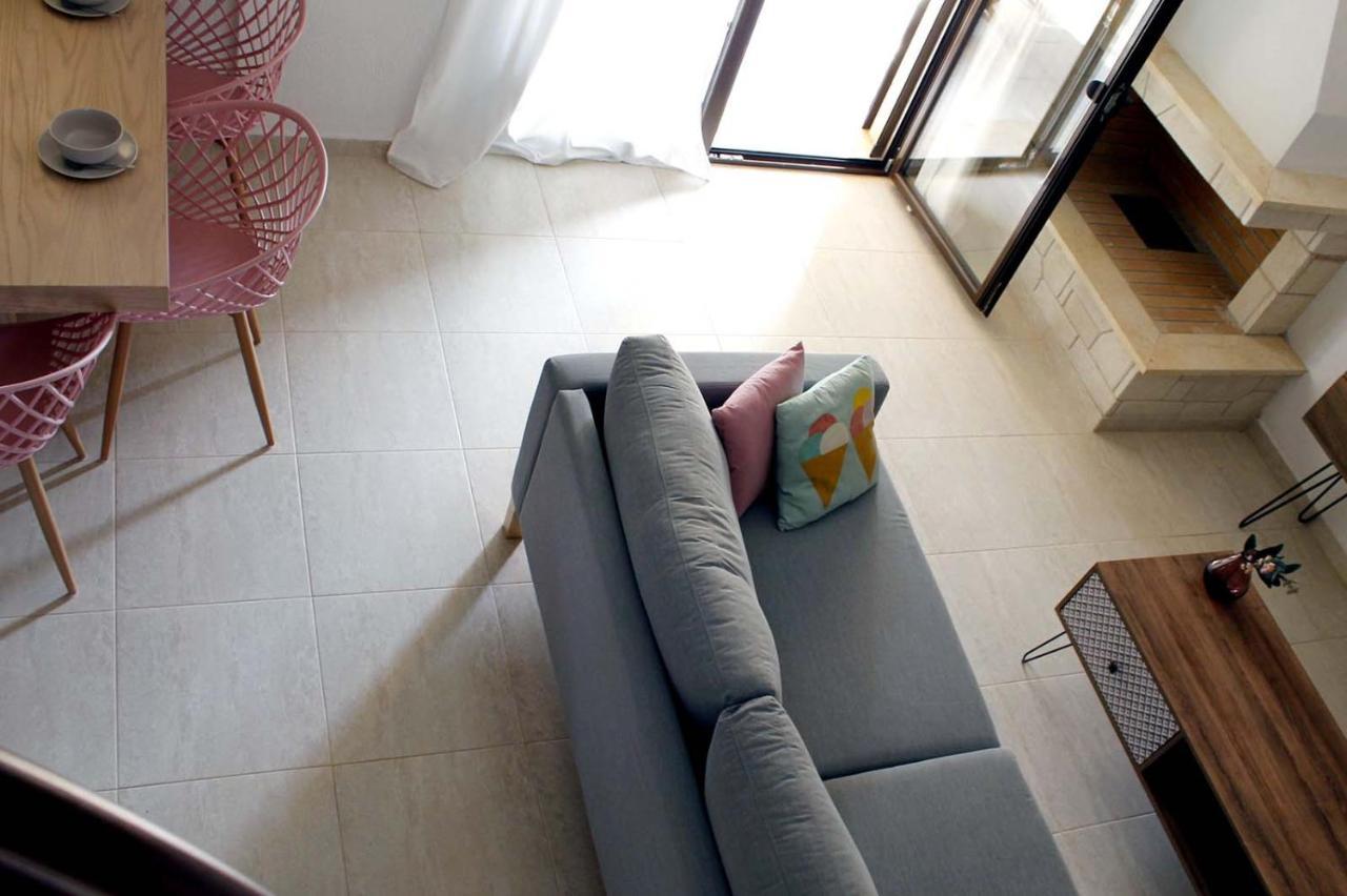 4 Bedroom Villa With Pool And Garden Néa Fókaia Esterno foto